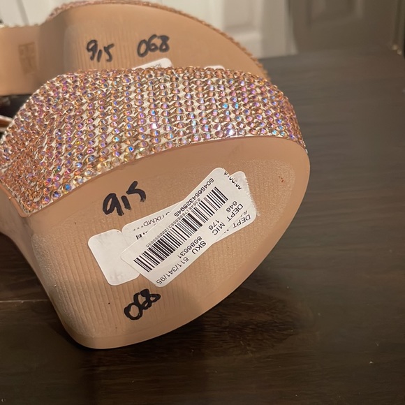 Kensington Glitz Fabric Eagle Head Ankle Strap Crystal Platform Pumps - Picture 8 of 8